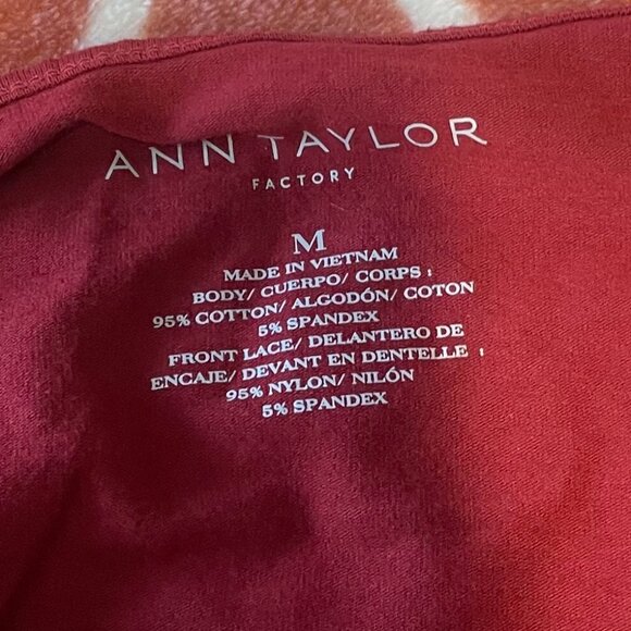 ANN TAYLOR Women’s Size Medium Red Lace Camisole Tank Top - Picture 2 of 2